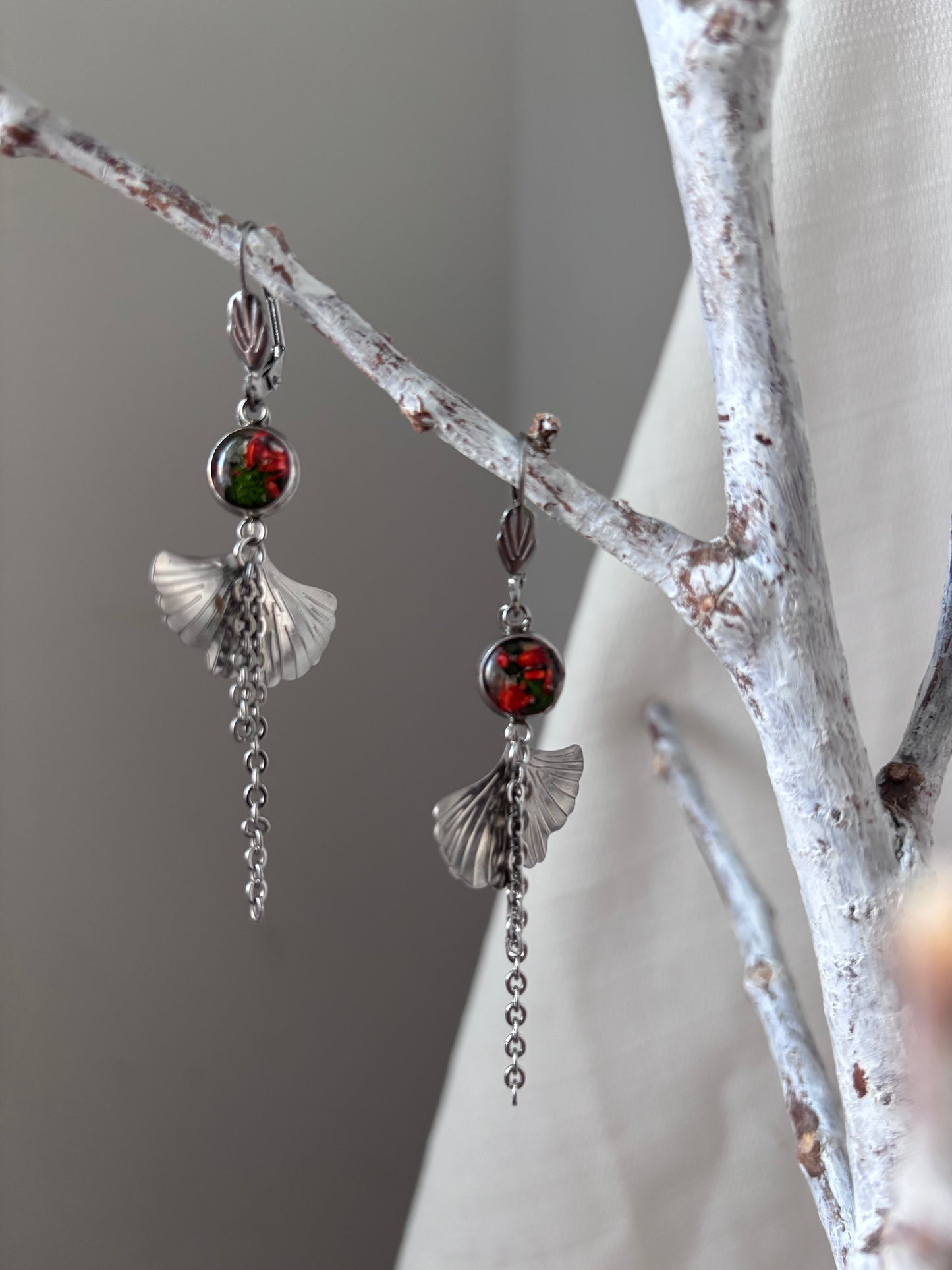 | Symphonie florale | Boucles d’oreilles en fleurs séchées et résine | #1004