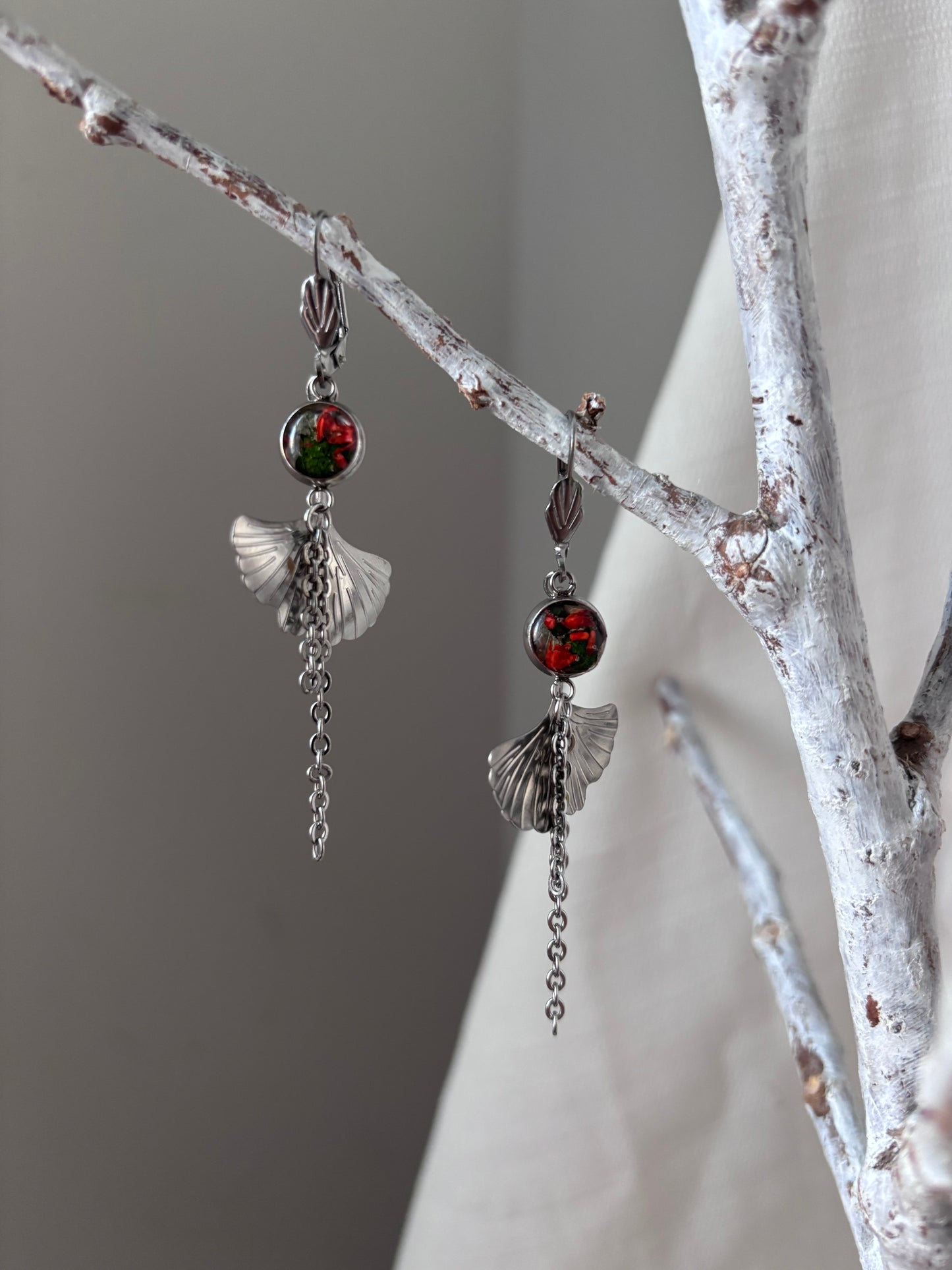 | Symphonie florale | Boucles d’oreilles en fleurs séchées et résine | #1004