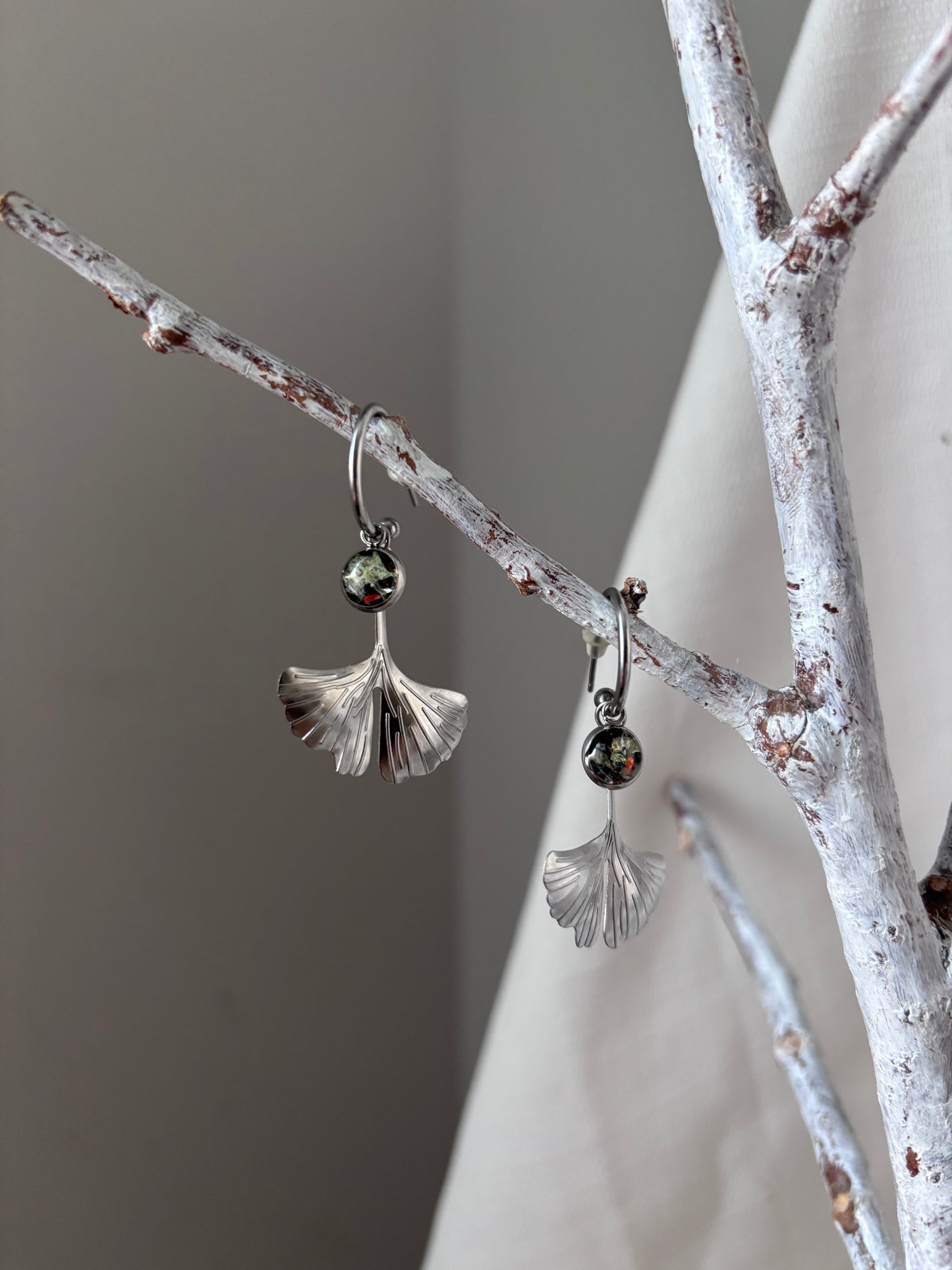 | Symphonie florale | Boucles d’oreilles en fleurs séchées et résine | #1002