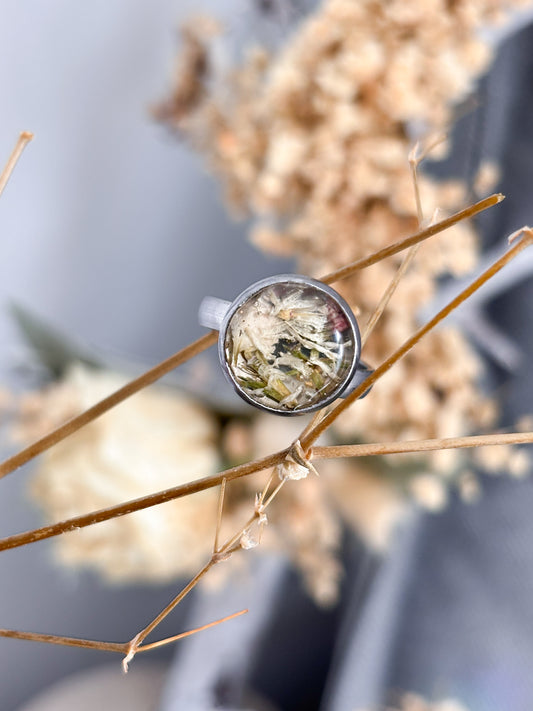 | Symphonie florale | Bague en fleurs séchées et résine