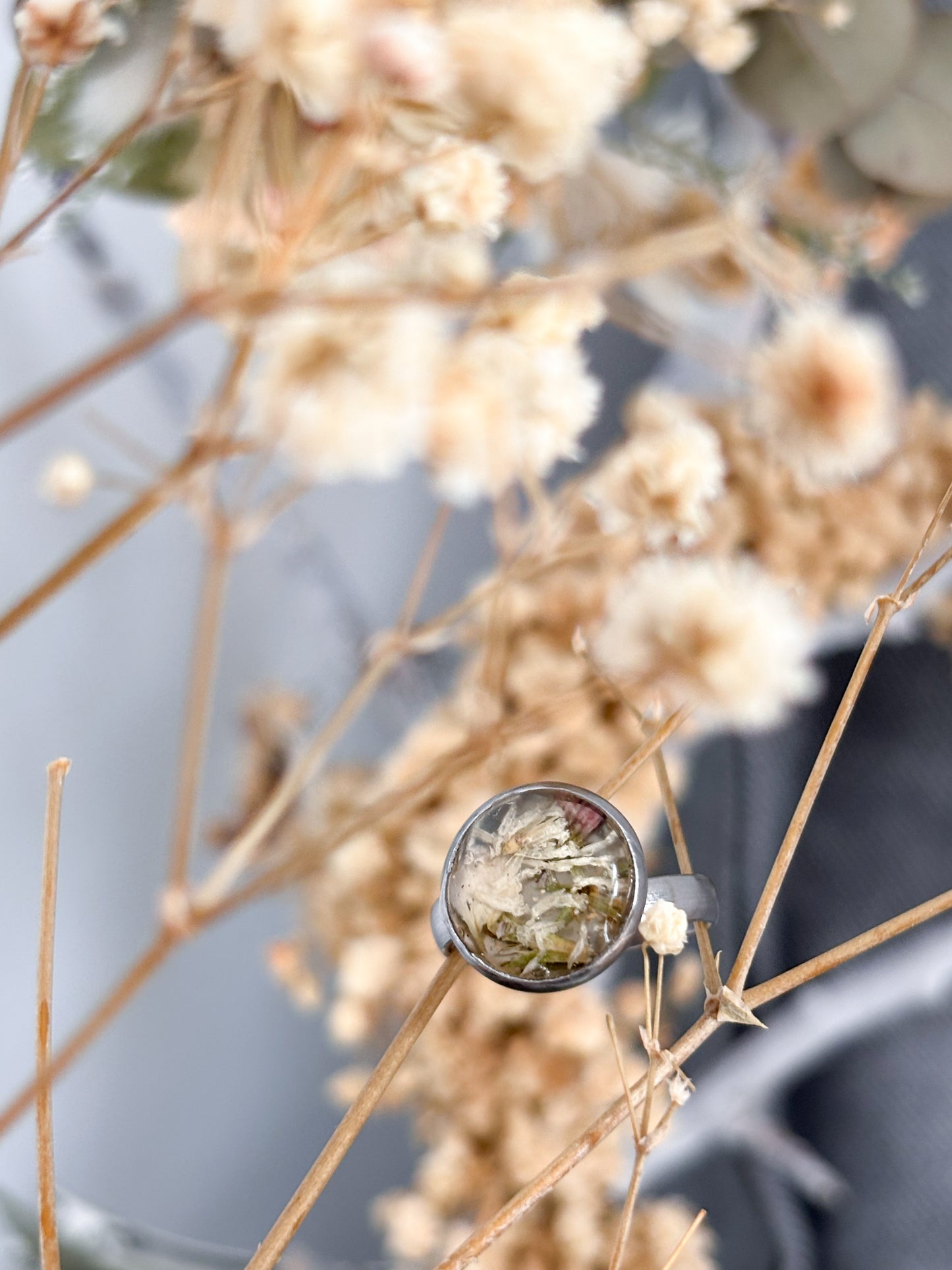 | Symphonie florale | Bague en fleurs séchées et résine