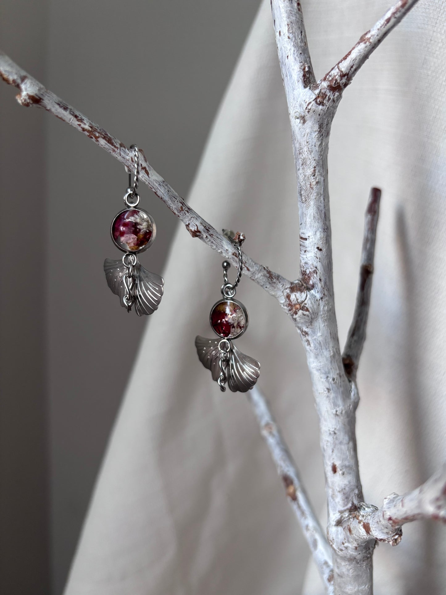 | Symphonie florale | Boucles d’oreilles en fleurs séchées et résine | #1001