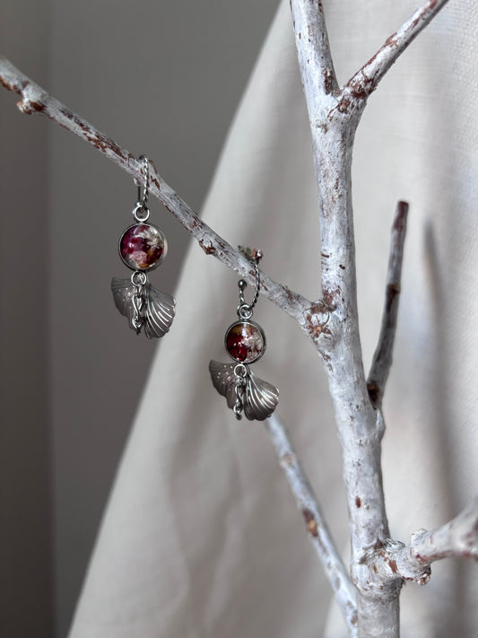 | Symphonie florale | Boucles d’oreilles en fleurs séchées et résine | #1001