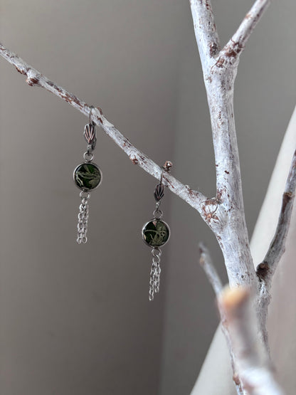 | Symphonie florale | Boucles d’oreilles en fleurs séchées et résine | #1010