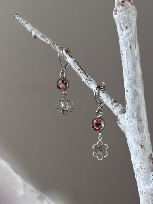 | Symphonie florale | Boucles d’oreilles en fleurs séchées et résine | #1007