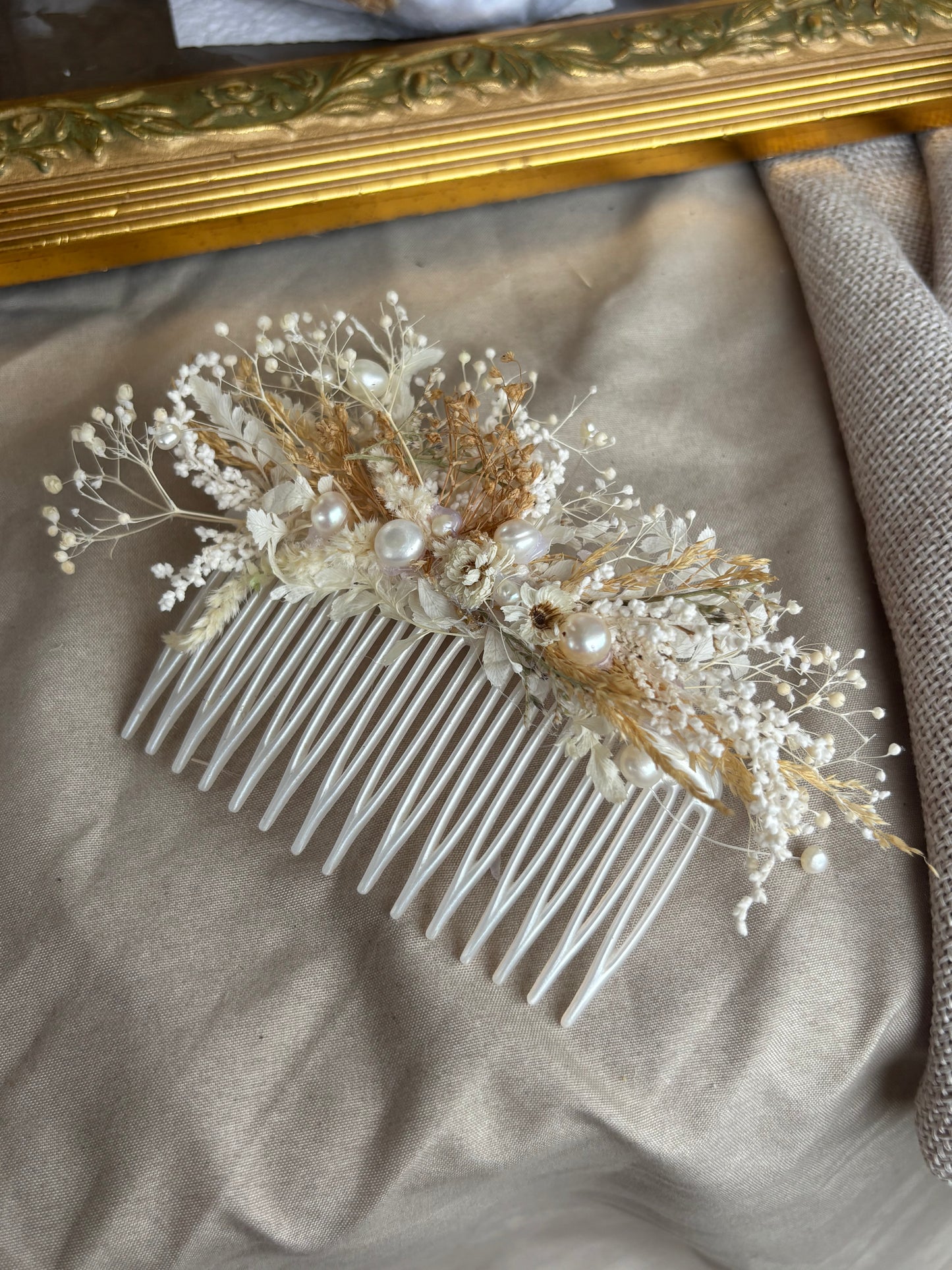 | Peigne Manon  |